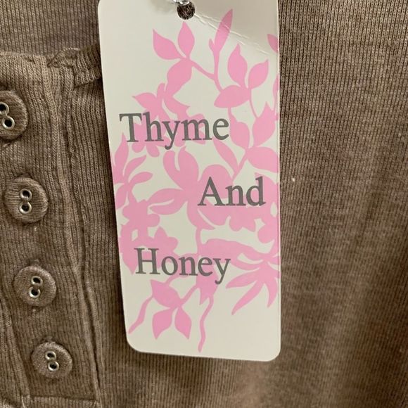 NWT - THYME & HONEY 🍯  Neutral Button Tank - Picture 5 of 7